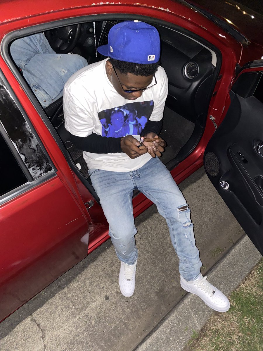 TMFBookie23's tweet image. America Eats it’s Young🗽☔️#AquariusSeason #Feb9th