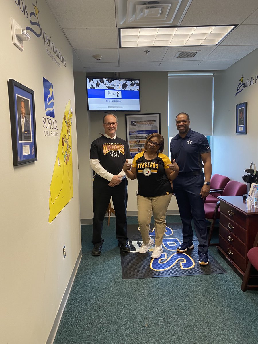 drjbg3's tweet photo. Welcome to @NFL day @SufVAschools!!! We love each other on the 7th floor but these Steeler and Commander fans make us rivals!!! Nothing but ❤️! #SPSCreatesAchievers #NFLDay #HowBoutDemCowboys https://t.co/Wd02TmGZnG