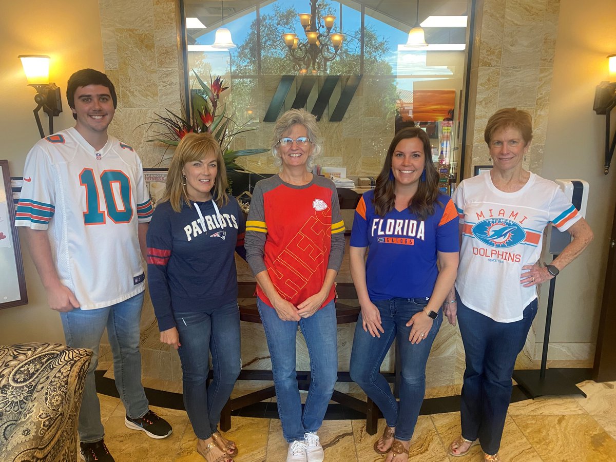 MNMW's tweet photo. Who is ready for some #FOOTBALL! Since #SuperBowlSunday is 2 days away we decided to have a Fun #FootballFriday! Team members in the office came in representing their favorite college &amp; NFL teams. Who are you cheering for in the #SuperBowl this year?
#MNMW #FunAtWork #GoTeam https://t.co/DBYvbiCDSK