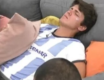 nutricionjavier's tweet photo. Leyendo para los exámenes finales // leyendo los chats entre Fede Bal y Estefi berardi https://t.co/mcDF8uI9on