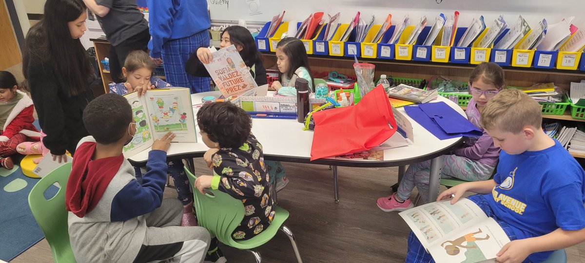 lacorr_team's tweet photo. Reading Buddies
Thank you Mrs. Hasting's class for reading with us today! #teamwheeler @WheelerAvenue @VS13UFSD https://t.co/YWCT87UCAT