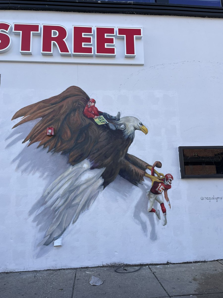 byalexcoffey's tweet photo. There’s a new mural on the corner of South and 5th street… https://t.co/SdNSpQU8U5