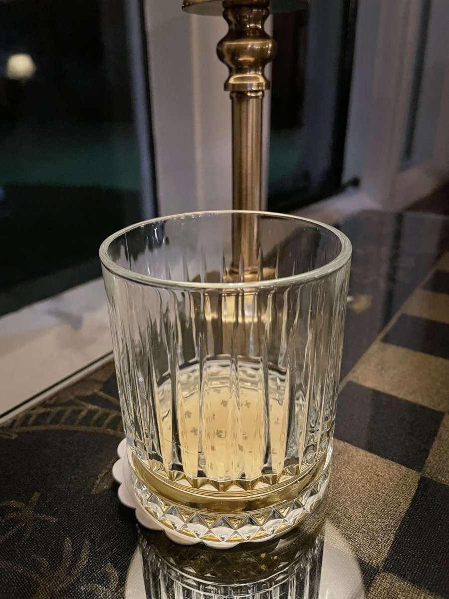 1_womans_whisky's tweet photo. It’s whisky o’clock. Having a fab visit to #WALES so it’s time for @aberfalls single malt whisky. Happy Friday!
#FridayNightSup #tumblerclub #whisky #HappyFriday #FridayFeeling https://t.co/T8ybreDytg