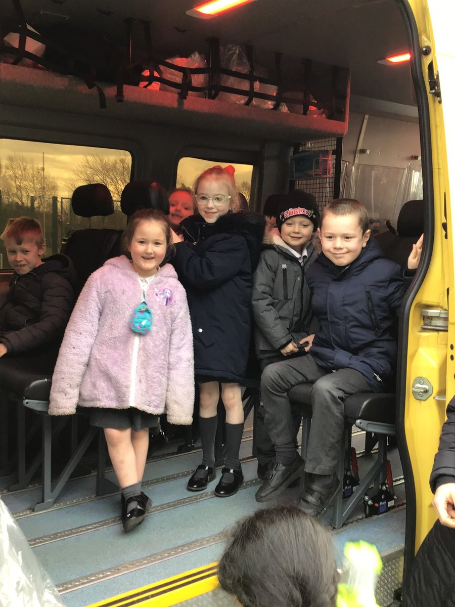 LitherlandMoss's tweet photo. As part of our rainbow group work about aspiration we have been finding out about being a police officer. Big thank you to @MerpolNthLpool for visiting us and answering all our questions. #aspiration #community https://t.co/Krh99WBAdH