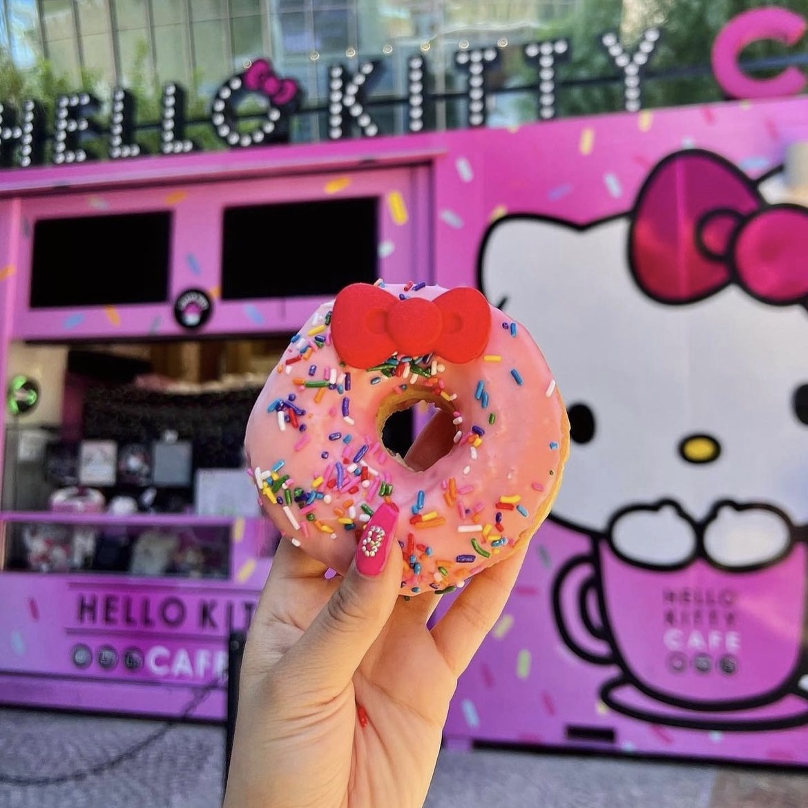 Hello Kitty Cafe in California