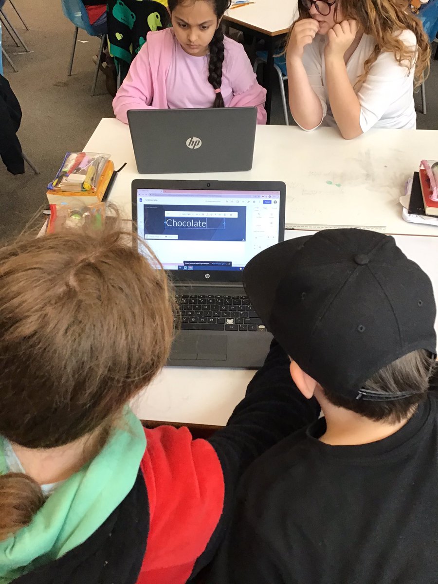Year6LLTPA22's tweet photo. Creating our own web pages - weβve focused on their purpose and target audience #ltpacomputing https://t.co/QOPTtnn2go