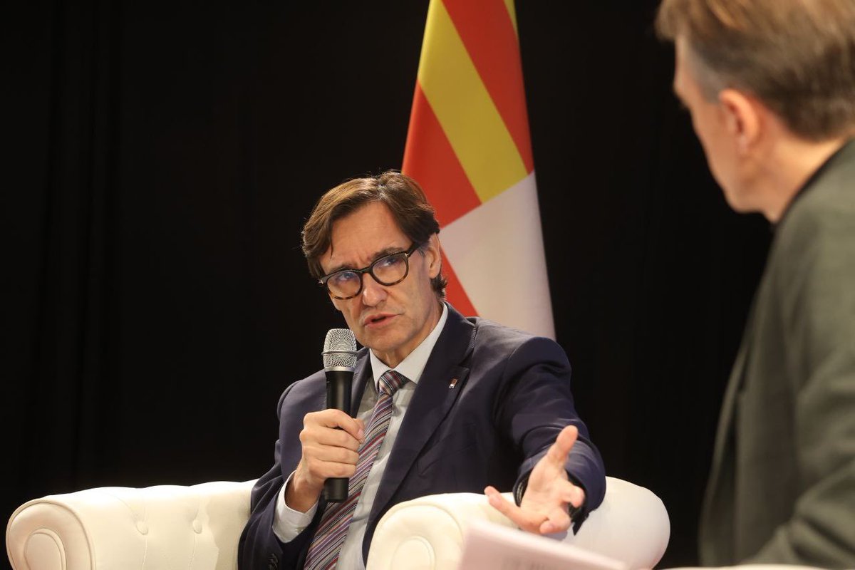 salvadorilla's tweet photo. 🌹 L'@anjovalenti i el @_pscmanresa coneixen Manresa i tenen un projecte per a tothom. La ciutat ha de tornar a ser liderada per un alcalde socialista i un govern de progrés, sòlid i cohesionat, que tingui com a prioritat les persones i el municipi.

#SomElCanviSegur #PerManresa https://t.co/zAQzc69BKq