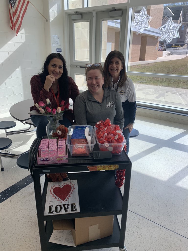 Thank you to this outstanding guidance team! They always know how to make @BASDBroughalMS feel loved:) 💙💛#OurBestBMS #NSCW23 #Heroes