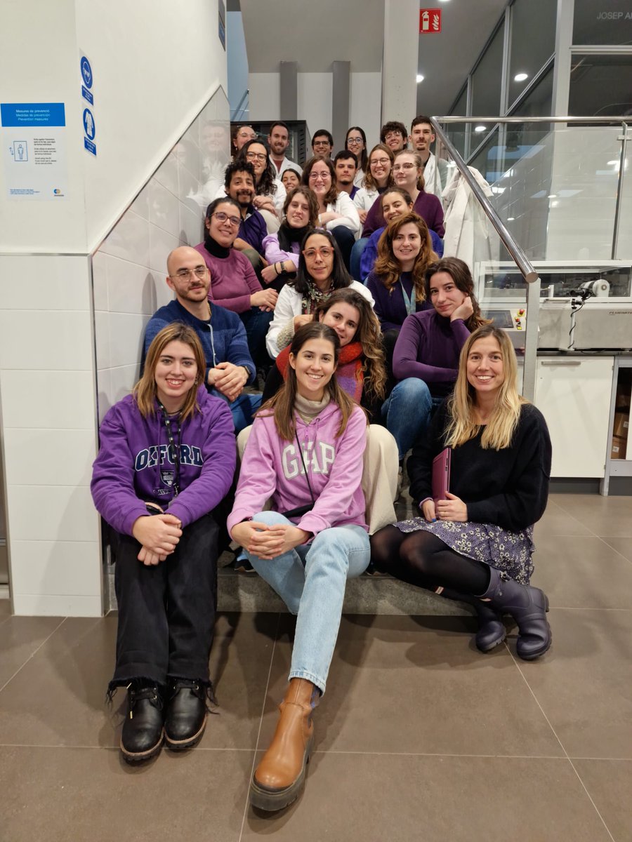 CFornagueraP's tweet photo. Avui, #11F, celebrem el #DiaDonaiNenaEnCiencia amb tots els membres del nostre grup que dia rere dia treballem per promoure vocacions científiques entre les més joves. https://t.co/Aa5461tc9v