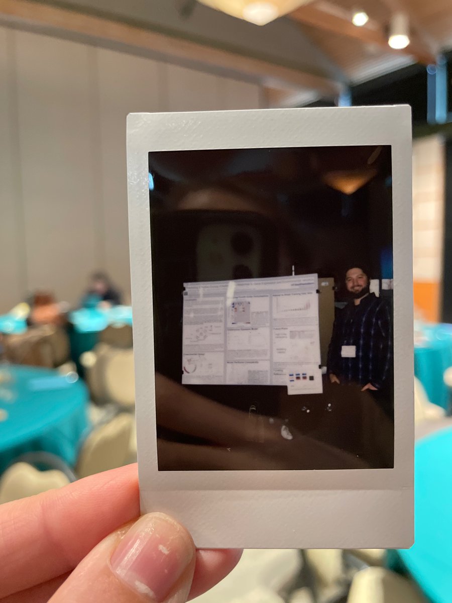 GQuinn7347's tweet image. Philip Brown from the Reynolds’s lab developing mathematical models of bacterial growth! #GDDretreat2023