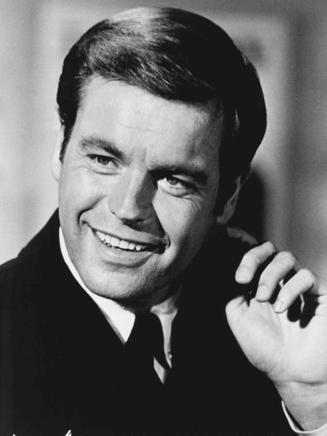 kade6767's tweet photo. A very happy and healthy 93rd birthday to one of the greatest actors of the 20th and 21st centuries! #RobertWagner You can check out his official Instagram to keep up-to-date with him. #OldHollywood #ClassyActor #TCMParty https://t.co/lgoF70lzBQ