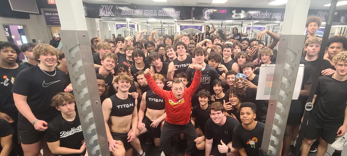 AKHS_Football's tweet photo. Awesome having our #1 Fan and 12th man Branson stop by workouts today!  He brought the juice! ⚔️Family⚔️ https://t.co/JtEL9EJ9FW