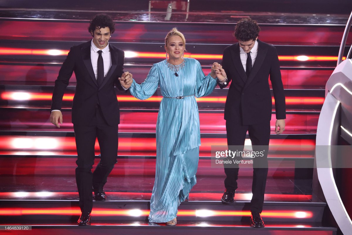 xboobsrita's tweet photo. Massimiliano Caiazzo, Carolina Crescentini e Nicolas Maupas ❤️

#Sanremo2023 #sanremo23
#marefuori3 https://t.co/nIwDvWzloD