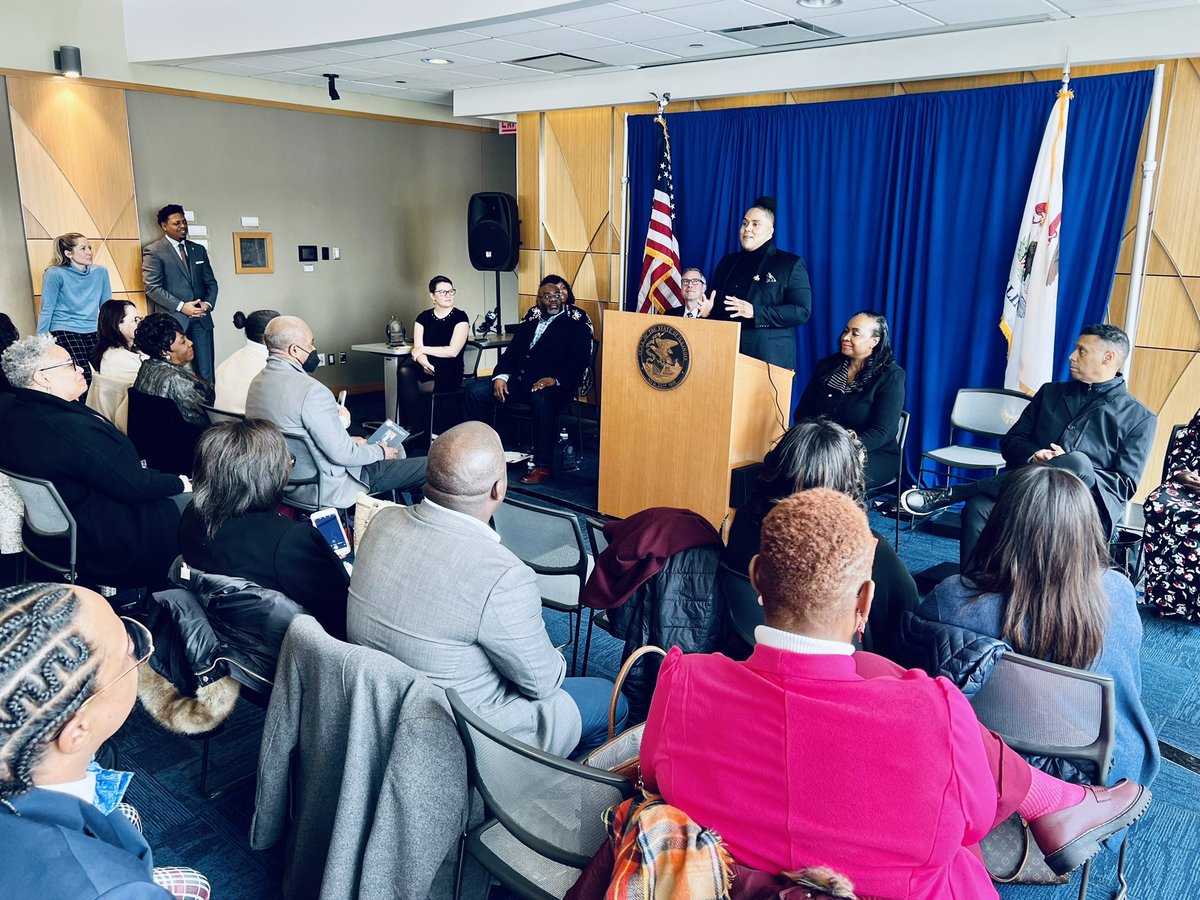 What a blessing it was to be honored by the state &amp; receive “Outstanding Achievement in Arts and Humanities” award from the State of Illinois. I’m grateful for this acknowledgment &amp; to stand with 7 other incredible leaders and honorees! Happy Black History Month friends!