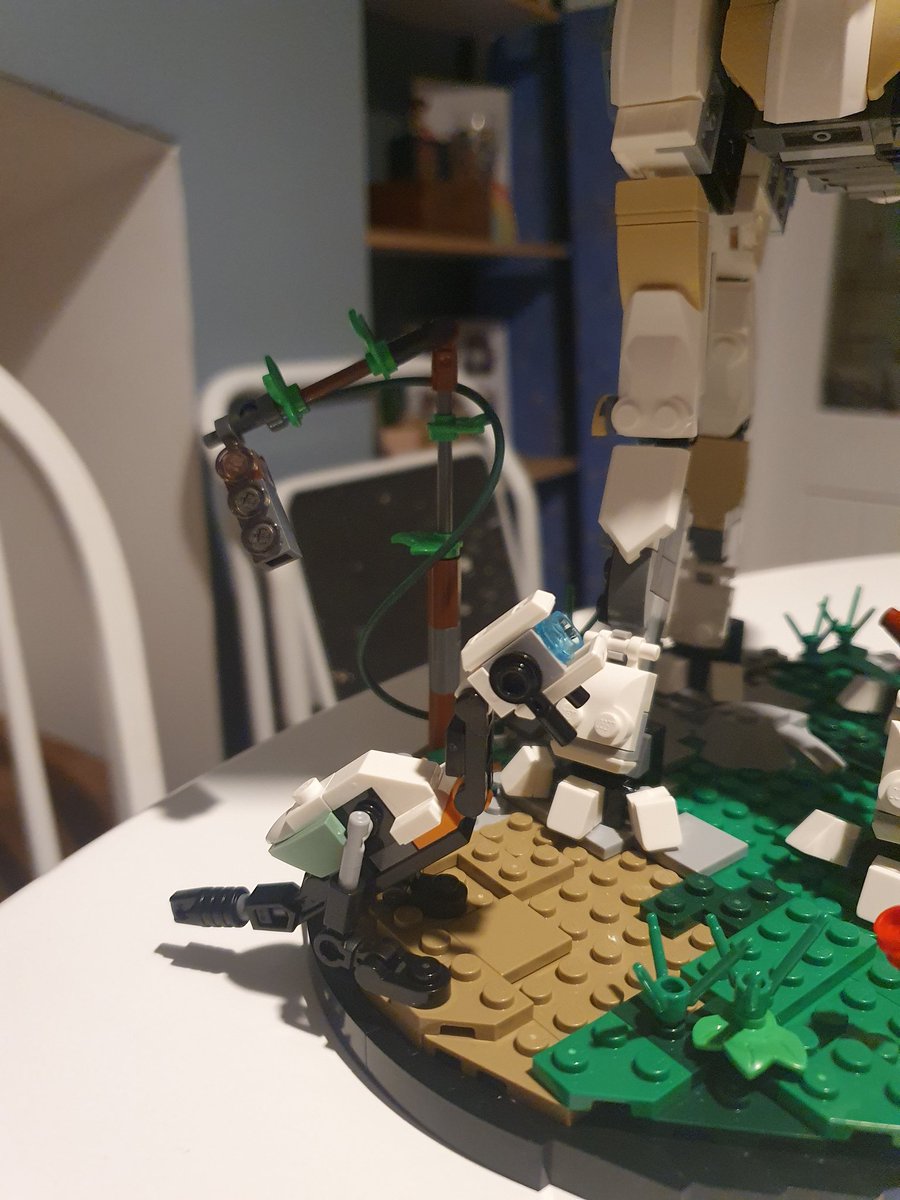 ttgaming931's tweet photo. The Tallneck is complete 😊 #tallneck #HorizonForbiddenWest #horizon #lego #legobuild https://t.co/rdoWiVedZZ