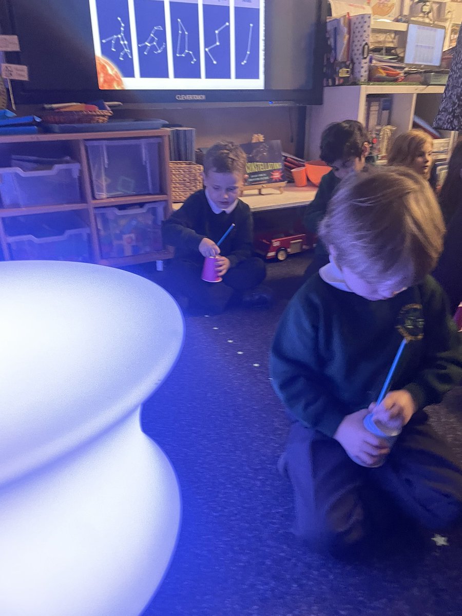 IvyChimneys's tweet photo. A special Science curriculum day @IvyChimneys #thinkingme #futureme https://t.co/4uQPh9BWkv