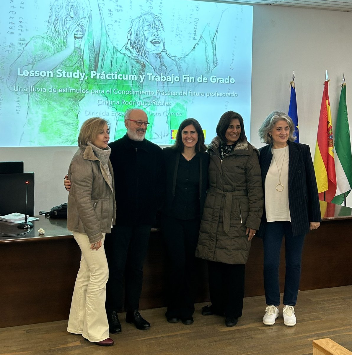laura_trivino_8's tweet image. Hoy he tenido la suerte de asistir a la brillante defensa de tesis de la profesora Cristina Rodríguez Robles sobre #lessonstudy ¡Enhorabuena 🎓! @edumaoficial @Educacion_UMA Enhorabuena al grupo @lessonstudyuma