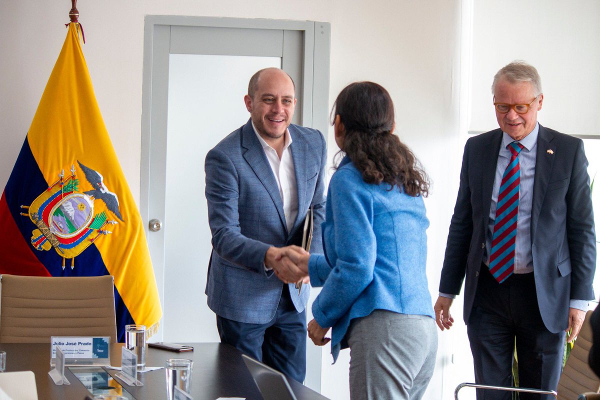 Produccion_Ecu's tweet photo. Con una inversión de USD 20 millones, @grunenthalgroup apuesta por nuestro país y la producción del primer medicamento ecuatoriano💊🇪🇨 que se comercializará en la Unión Europea y el mundo. https://t.co/sKdZcl17Db