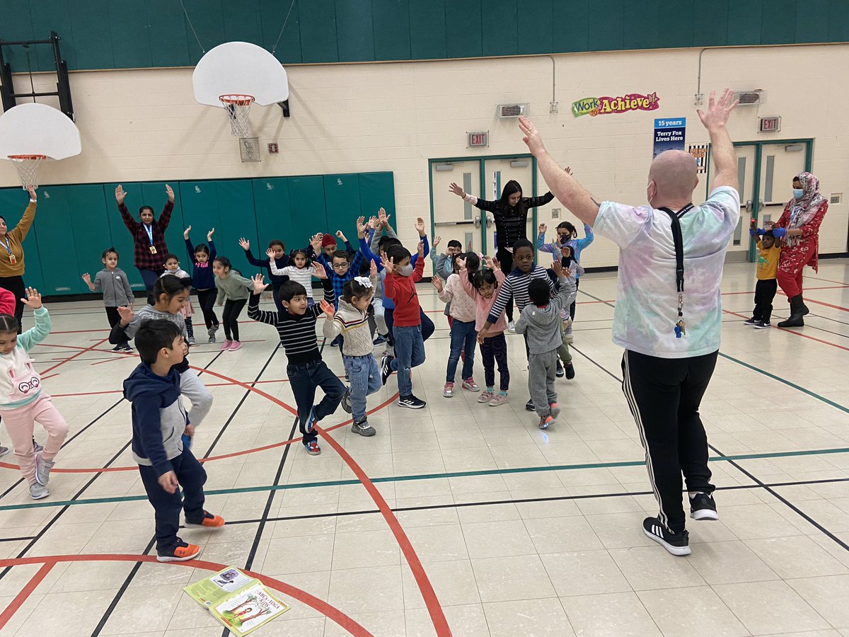 terenzio03's tweet photo. More #literacyinpe this week @FernforestPS. Alphabet Yoga with the kindergarten students and scrabble relay races for the juniors! @rgombar15 @gillgurmeet01 @hpe4pdsb @ETPHEA @PeelSchools @opheacanada @CIRAOntario https://t.co/mspJdadugs