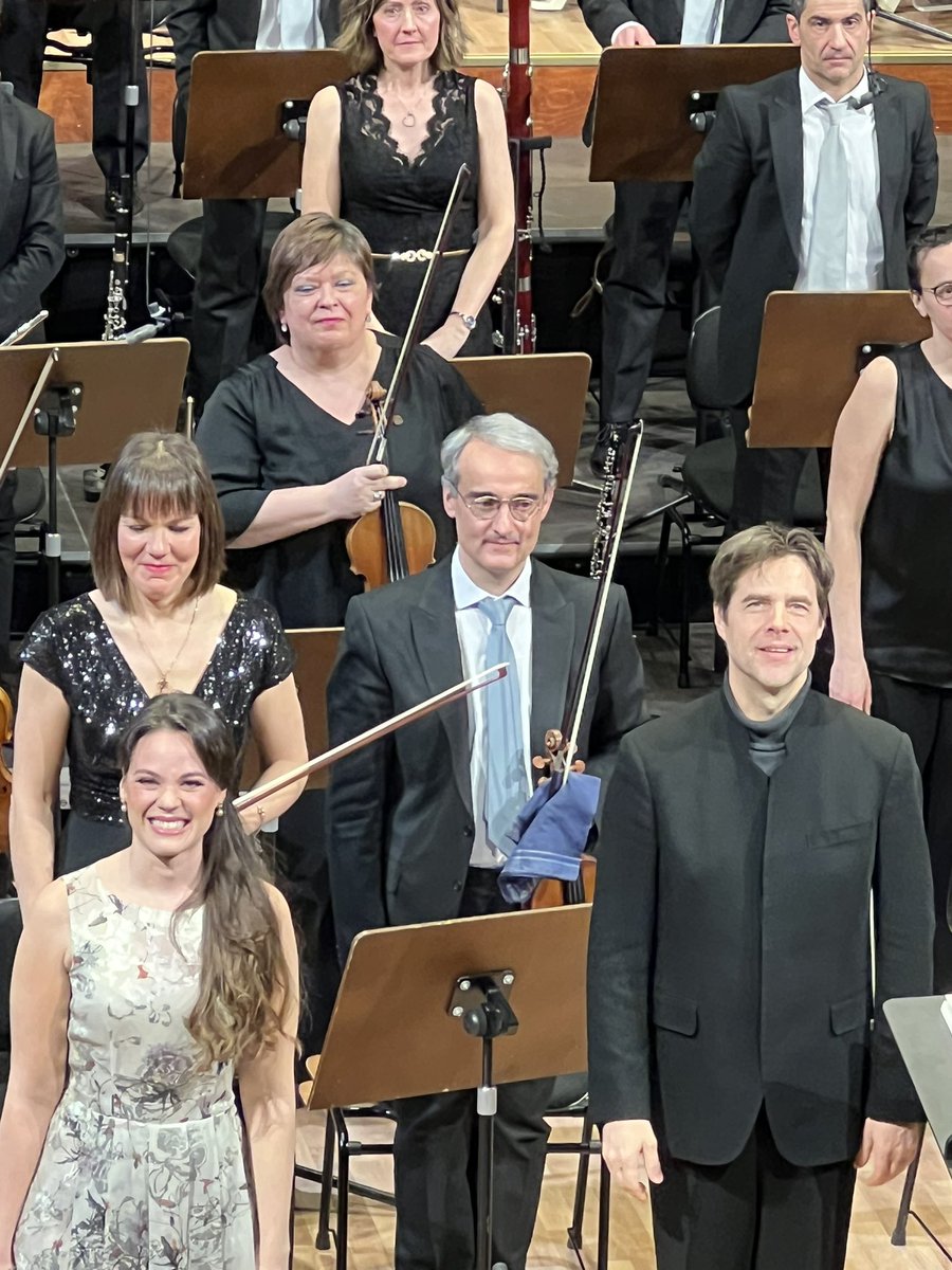 OCRTVE's tweet photo. El concierto finaliza con la sinfonía núm. 4 de Gustav Mahler y la soprano Regula Mülemann como solista. Numerosos aplausos y ovaciones del público https://t.co/hI51jDV6oA