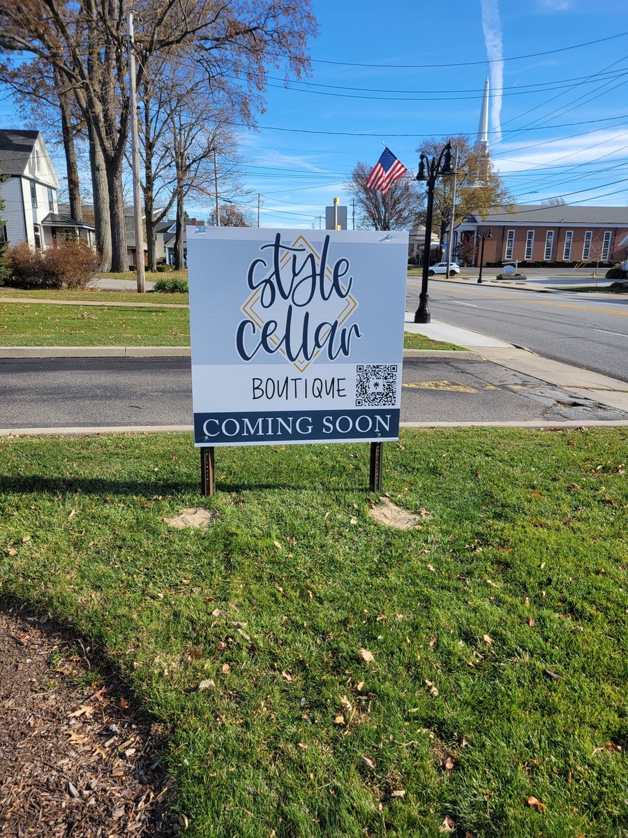 Just finished installing temporary sign for Style Cellar Boutique located in Mentor! #fastsignsmentor #stlyecellarboutique