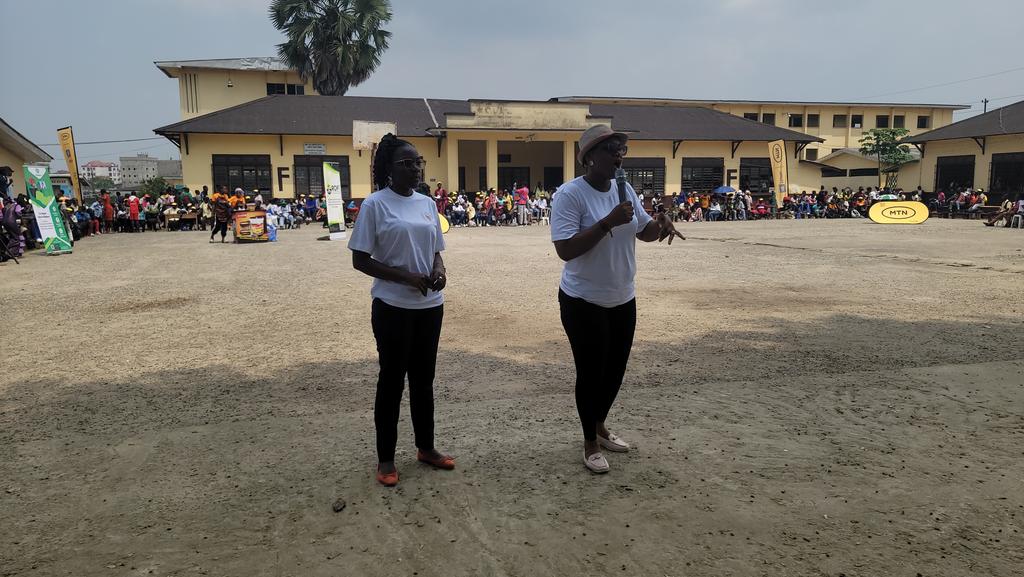 HeartsBhet's tweet photo. In prelude to the 57th youth day,BHeT team was at GBHS NewBell Douala this 10 February to sensitise on hate speech.The campaign"Red Card to Hatespeech" is aimed at fighting  Hatespeech within the school
#defyhatenow 
#redcardtohatespeech
#BHeT
#Hatefreeschools
#HatefreeCameroon https://t.co/VFb2LJklmg