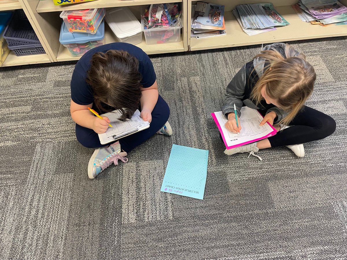 SunmanEl's tweet photo. 3rd Grade Q3 Math #PowerStandard
Identify and draw rectangles with the same perimeter and different areas or with the same area and different perimeters. #partnerwork
#HowMuchWeCanGrow #WatchSunmanDearborn https://t.co/Ej714wEqxQ
