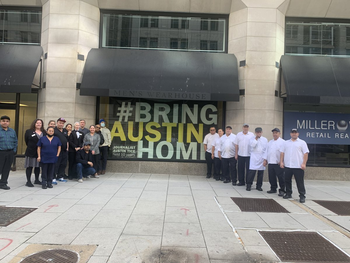 Today beautiful weather for huge staff photo at Austin Tice banner on F St. Kitchen staff turned out in force! Lots of other teams. Thanks to Sal for organizing. #FreeAustinTice #BringHimHome <a href="/PressClubdc/">National Press Club</a> ⁦<a href="/wppressfreedom/">Washington Post Press Freedom Partnership</a>⁩ ⁦⁦<a href="/mcclatchy/">McClatchy Media</a>⁩ ⁦⁦<a href="/brett_mcgurk/">Brett McGurk</a>⁩