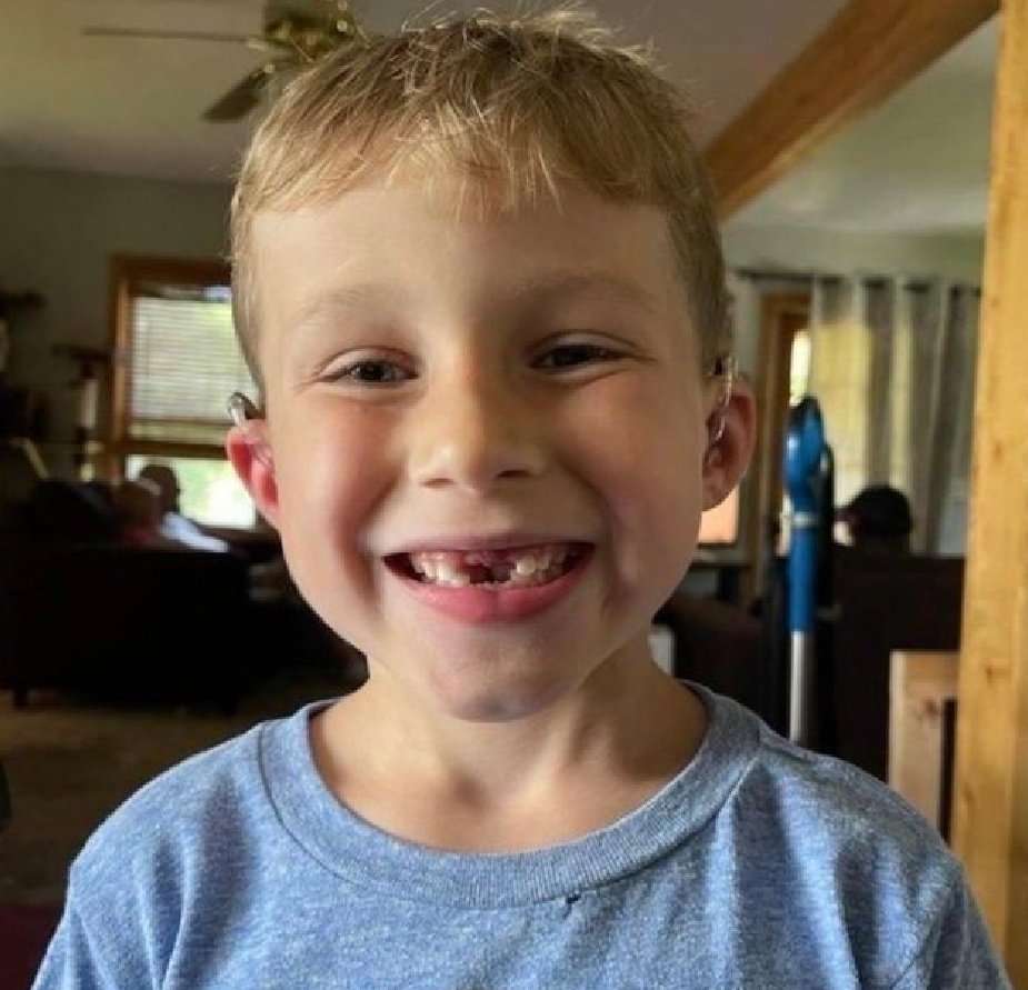 BimagoElCinico's tweet photo. Eli Hart tenía 6 años. Su madre le mató de 9 tiros de escopeta cuando supo que el padre pediría la custodia completa. https://t.co/WlJ6qAXsoU
