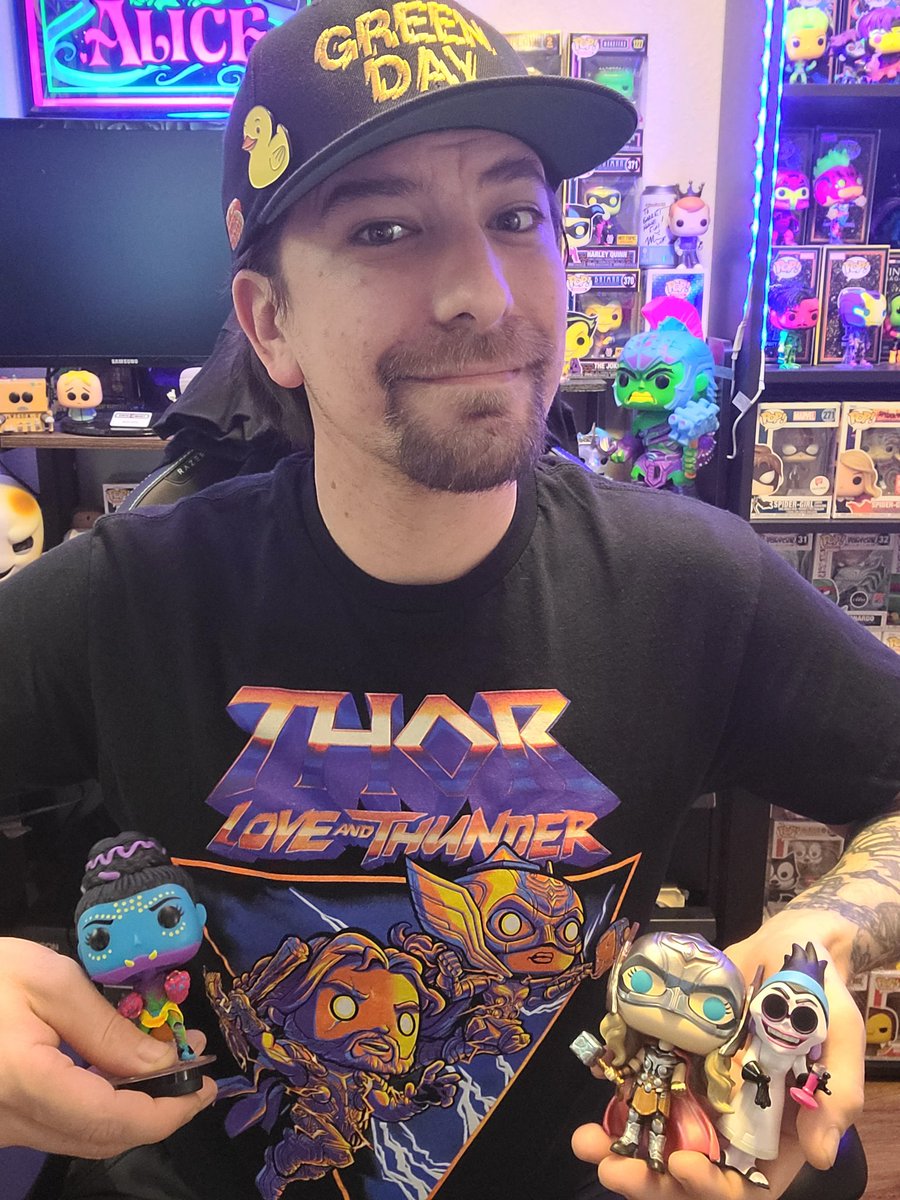 the_ghost_CM83's tweet photo. Happy #funkofashionfriday everyone!! Have a great and #funtastic day. Getting my photo ready for tomorrow's #InternationalDayofWomenandGirlsinScience with these great @funko ladies here 
 #funkopop #funkosoda #funkofanatic #funkofunatic #funkoblacklight #funkocommunity https://t.co/wcLSoRVteS