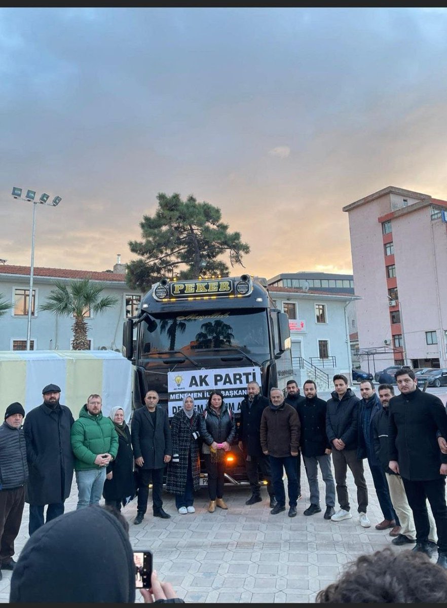 KaranliginKizi7's tweet photo. NİYE ŞAŞIRDINIZ Kİ!?
YAPILAN HERŞEY #ALGI ve #OY TOPLAMAK İÇİN OYNANAN #OYUN
BAKIN BU YARDIMLARI SİZE #AKP YAPTI #OYUNUZU BİZE VERİN #ALGISI
AKP li OLAN vede DİĞER TÜM DEPREM ZEDELER BU #ALGIYI YEMİYOR ARTIK!
BU #ALGI OYUNLARI #BAŞLANGIÇ DAHA NE #ALGILAR #OYUNLAR GÖRECEKSİNİZ https://t.co/EsQVavcWO0