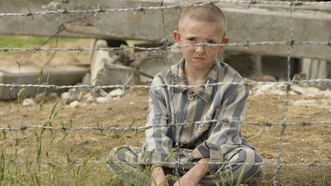 wylli_kill113's tweet photo. 🎬The Boy in the Striped Pyjamas (2008) Directed By: #MarkHerman at 64% on the #Rottentomatoes, 3.6 in #Letterboxd and 7.8/10.0 in #IMDb, ⭐, #cinematography, #films, #goodmovie, #cinema, #directing, #movies, #actors #filmmakers #cultmovie #behindthescenes #cinefilo #lovefilm https://t.co/OVDxGHAFdj