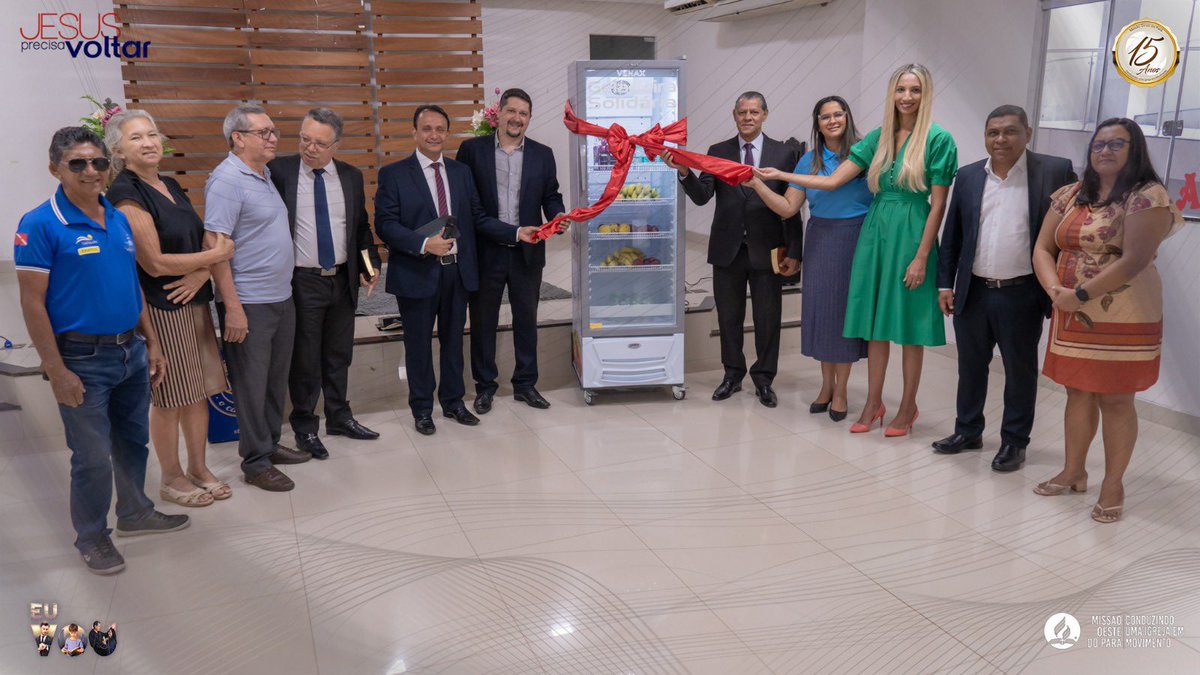 WiglifeSaraiva's tweet photo. Que lindo movimento de amor ao próximo.
Geladeira solidária entregue na igreja da Aldeia em Santarém- PA. https://t.co/V3jpqhMVc2