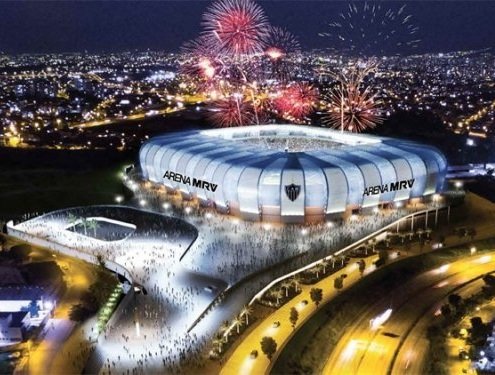 Republica_AL's tweet photo. "El más moderno y el mejor iluminado de Sudamérica..." 🤣
Así viven engañando a sus hinchas y lo más gracioso es que de verdad se creen el cuento. 
Los 4 estadios de abajo son una zapatilla al costado del Monumental. https://t.co/X5AMGwdK2t