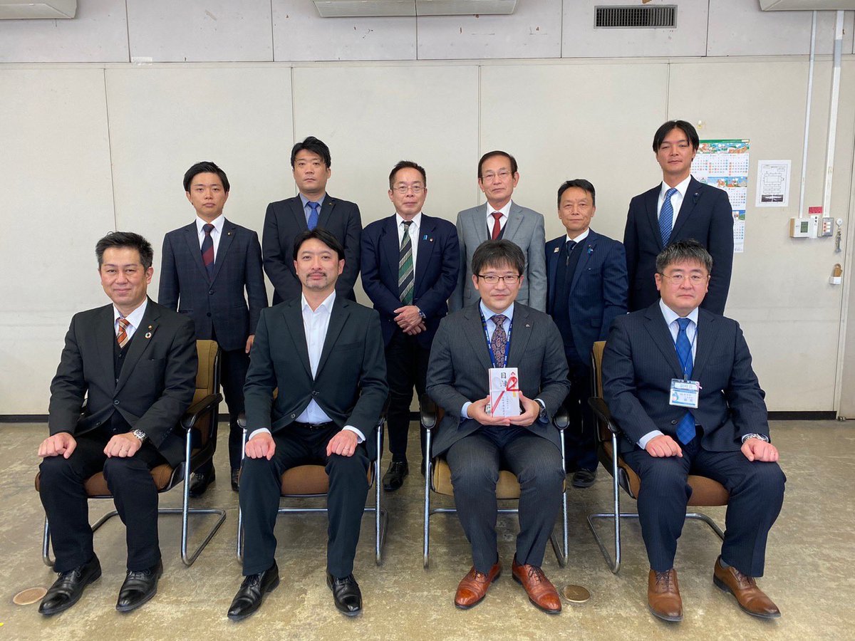 大阪維新の会、高槻市会議員団の皆さまから島本町へ身を切る改革の一環として寄付金を頂きました。ありがとうございました。