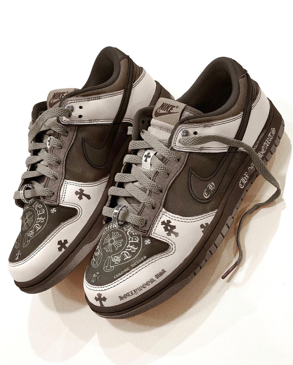 SneakerNews's tweet photo. Chrome Hearts x Nike Dunk Low Concept ⛓️ https://t.co/4VYumqYq9X