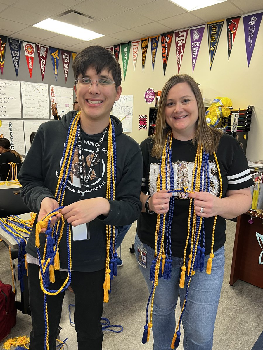 PISD_AVID's tweet photo. Special thanks to CTHS AVID for tying all 650 AVID Grad cords for the district! #CTHS #PASADENAISD #AVID https://t.co/8kBqBgVCDp