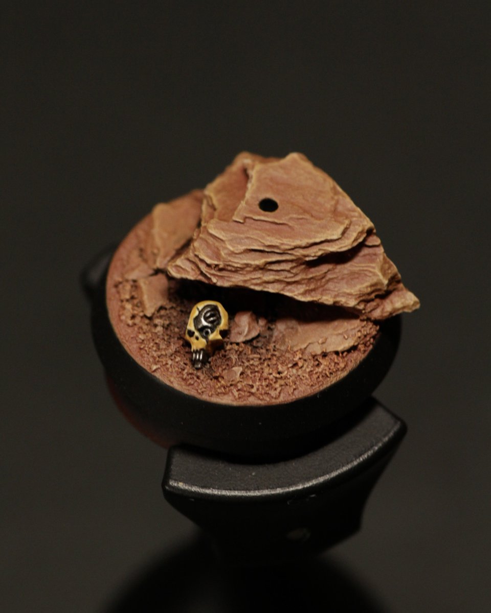 CoreMiniatures's tweet photo. A small update on the Raven Guard Intercessor that we are working on with this rocky base that we crafted for it. Hope you like it. 🤟🏼🖤 https://t.co/qyOGjw6aiP