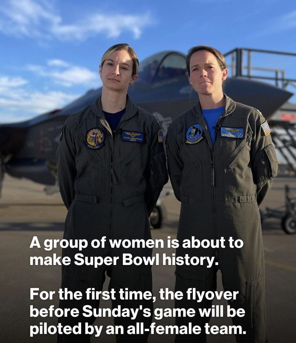 NationalFanLoop's tweet photo. The four female pilots orchestrating the diamond formation at #SuperBowlLVII will be honoring 50 years of women flying in the U.S Navy 💪🏻💥 

#NFL #NFLTwitter #NationalFanLoop #SuperBowl #SuperBowl2023 #superbowlweekend #TheFutureisFemale #ForwardProgress #whoruntheworld https://t.co/sBPQeWYoJ9