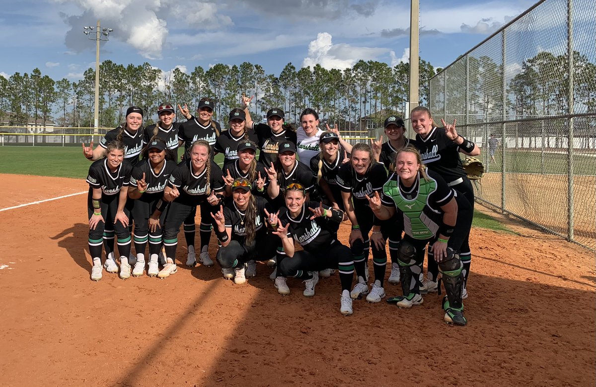 HerdSB's tweet photo. 𝟏-𝟎

#PaintItGreen // #WeAreMarshall https://t.co/8wGDvrAb2p