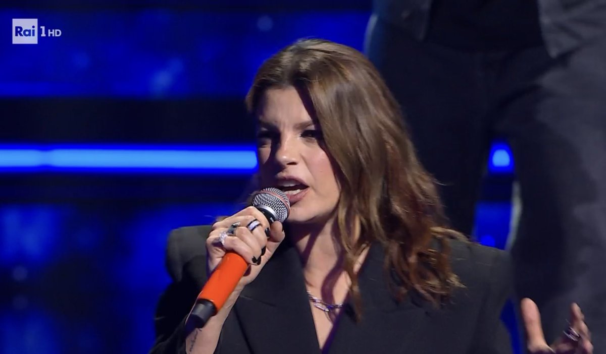 Una_Gioia_Mai's tweet photo. Anche quest'anno, fortunatamente, abbiamo avuto la effe pesantissima di Emma Marrone sul palco dell'Ariston 
#Sanremo2023 https://t.co/rxEpAKdRCo