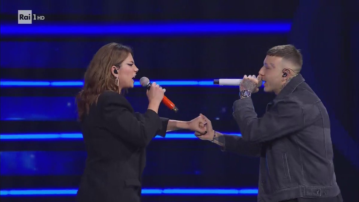 Una_Gioia_Mai's tweet photo. Anche quest'anno, fortunatamente, abbiamo avuto la effe pesantissima di Emma Marrone sul palco dell'Ariston 
#Sanremo2023 https://t.co/rxEpAKdRCo