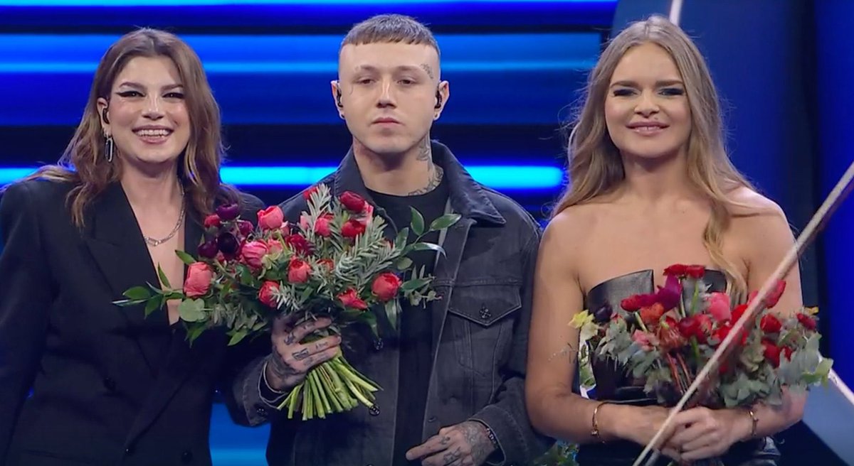 nosensenow's tweet photo. Il trio di cui non sapevamo di avere bisogno: #Sanremo2023 https://t.co/YFDW52zJdW