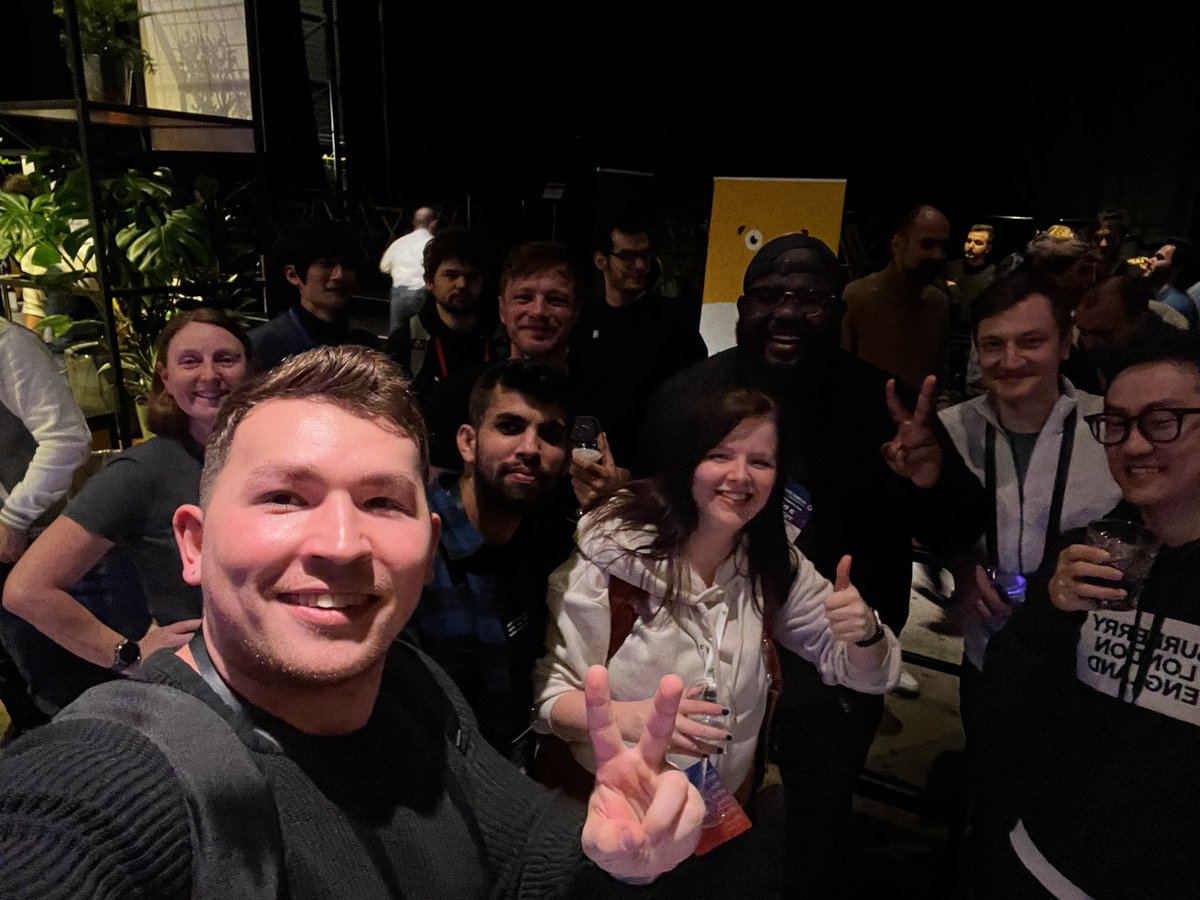 RVinnick's tweet photo. Very inspirational people. Props to @debs_obrien for good advice. @evanyou 🔥 finally met him in person. https://t.co/ClxpesWFHH