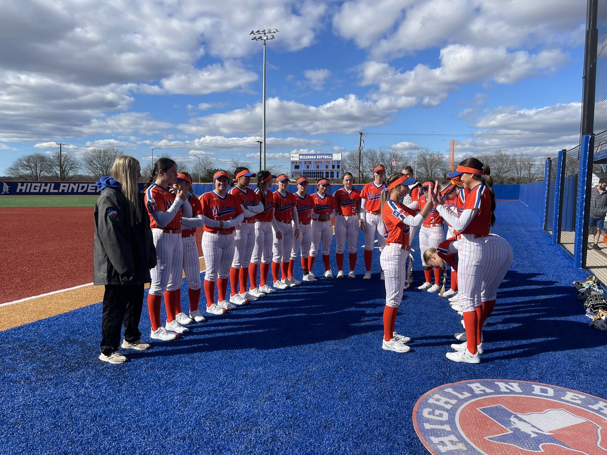 McLennan_SB's tweet photo. It’s GAME DAY! 🧡💙
🆚: Coastal Bend 
⏰: 3:00 &amp; 5:00 
📍: Waco, Texas 
🏟: Bosque River Ballpark
📺: https://t.co/xtMRLTT1LF 
#DreamBigActBigBeBig #faMily https://t.co/VCmtQdoaTh