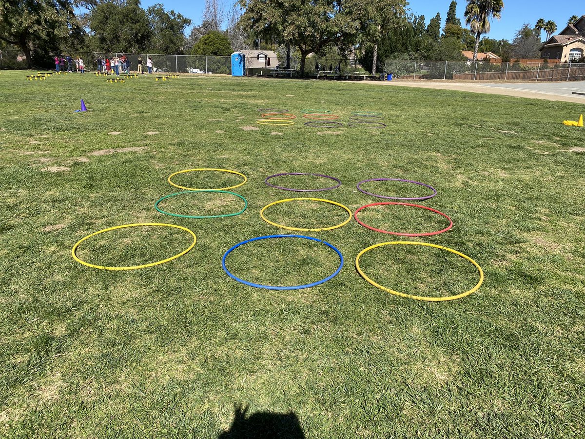 KOPhysEd's tweet photo. CARDIO-tac-toe today for our fitness components unit! My goal was to show them ways to exercise without the traditional exercises (ie. Jumping jacks or squats). The students LOVED IT!! Some competition, cardiovascular endurance, and fun! 💪🏻❤️
#physed #elementary #fitness #calipe https://t.co/rpqUwHUaQI