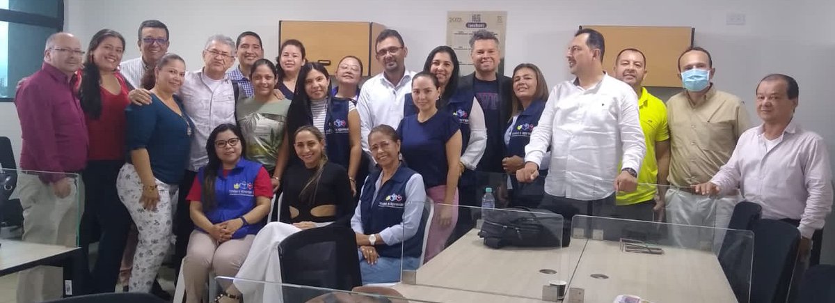 RinconferE's tweet photo. Con tutores PTA y equipos Secretaría Educación de Cúcuta reafirmando que se Vale soñar la Colombia Potencia mundial de la vida.
Gracias colegas. Gracias Secretario Luis Eduardo Royero. https://t.co/j2XMH1gk82