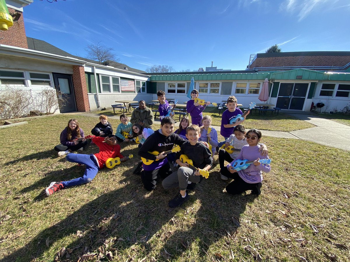 SlocumCSD's tweet photo. The 5th graders in Ukulele Club took advantage of the beautiful weather today. They had so much fun playing their Ukes outside in the courtyard! 💜 #SlocumShines #UkuleleClub https://t.co/19P6Df5BfH