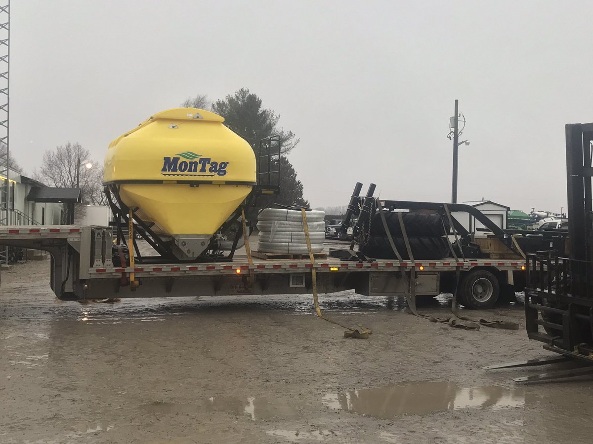 KearneyPlanters's tweet photo. @KearneyPlanters Our very first @Montag Gen 1, 9t dry fertilizer, with auto-steer cart, getting delivered today! This is one happy client getting ready for #plant23 ! https://t.co/w3P7qkHDPK