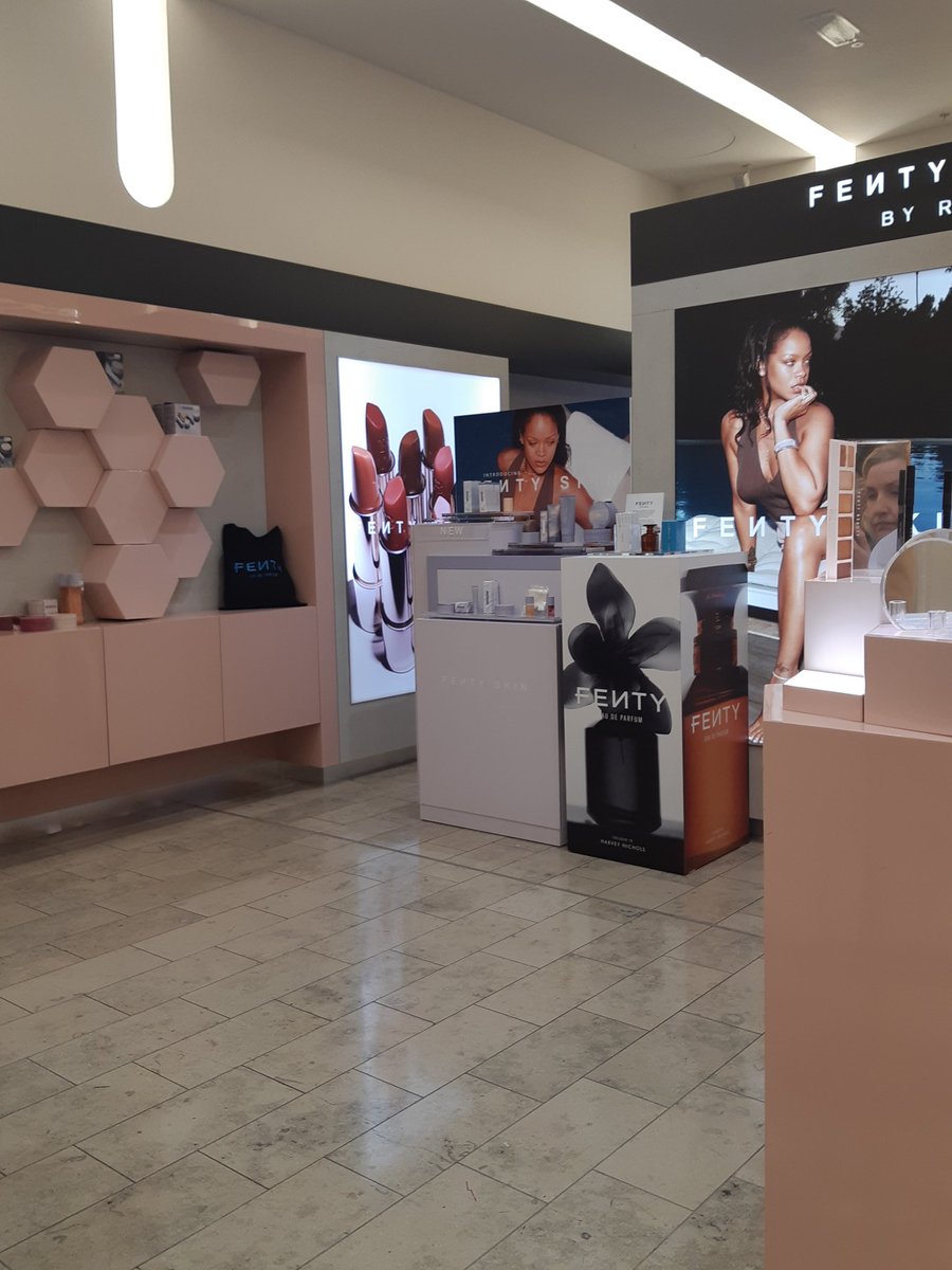 Michell38459798's tweet image. #MakeupMasterclass